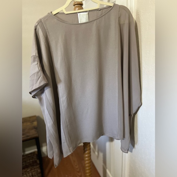 MarlaWynne Tops - Marla Wynne Layers Flowy Chiffon Tunic Top
Mesh Panel Kimono Blouse